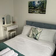 1br-sleeps3-parking-nearcitycentre-shoppingcentre