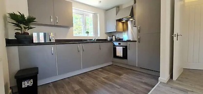 1br-sleeps3-parking-nearcitycentre-shoppingcentre