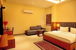 Hotel Cresent Near Assi Ghat