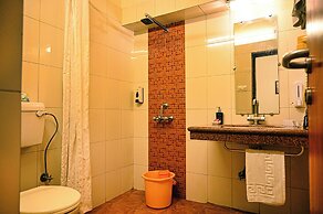 Hotel Cresent Near Assi Ghat