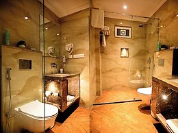 Hotel Cresent Near Assi Ghat