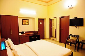 Hotel Cresent Near Assi Ghat