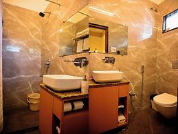 Hotel Cresent Near Assi Ghat