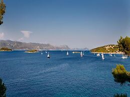 Lumbarda Resort Apartments