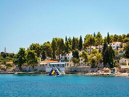 Lumbarda Resort Apartments