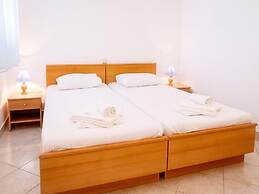 Lumbarda Resort Apartments