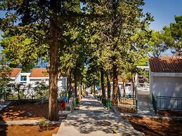 Lumbarda Resort Apartments