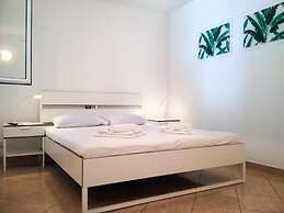 Lumbarda Resort Apartments