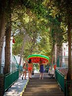 Lumbarda Resort Apartments