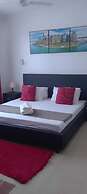Lux Suites Elsa Royal Apartments
