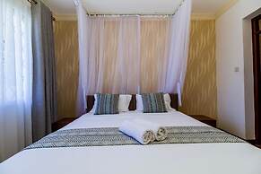 Lux Suites Elsa Royal Apartments