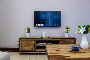 Lux Suites Elsa Royal Apartments
