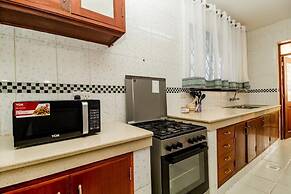 Lux Suites Elsa Royal Apartments