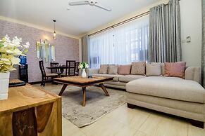 Lux Suites Elsa Royal Apartments