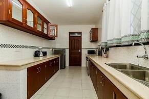 Lux Suites Elsa Royal Apartments