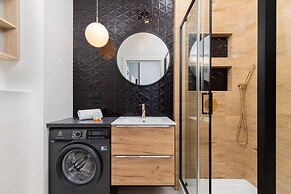 Ostoya Pucka Apartment by Renters