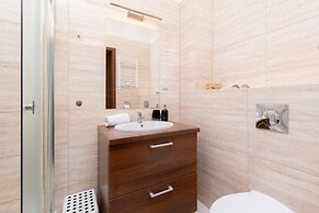 Villa 4 Pory Roku Apartment by Renters