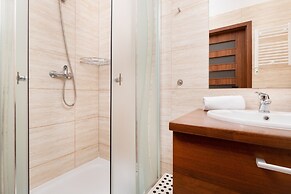 Villa 4 Pory Roku Apartment by Renters