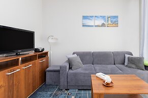 Villa 4 Pory Roku Apartment by Renters