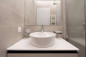 Chic and Lavish Apartment in Athens