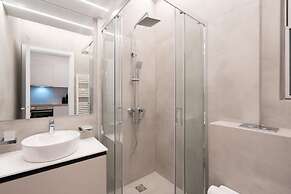 Chic and Lavish Apartment in Athens