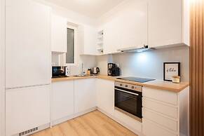 Chic and Lavish Apartment in Athens