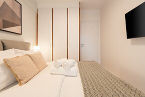 Chic and Lavish Apartment in Athens