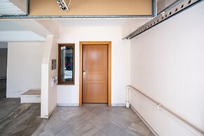 Chic and Lavish Apartment in Athens