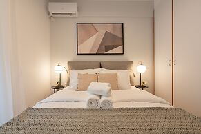 Chic and Lavish Apartment in Athens