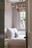 Beautiful & Spacious Flat with Patio