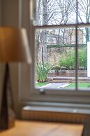 Beautiful & Spacious Flat with Patio