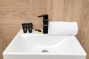 Coast Apartment With Terrace by Renters