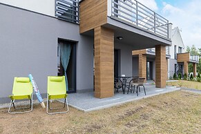 Coast Apartment With Terrace by Renters