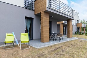 Coast Apartment With Terrace by Renters