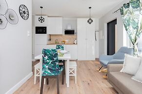 Coast Apartment With Terrace by Renters