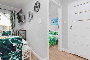 Coast Apartment With Terrace by Renters