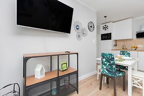 Coast Apartment With Terrace by Renters