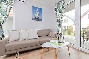 Coast Apartment With Terrace by Renters