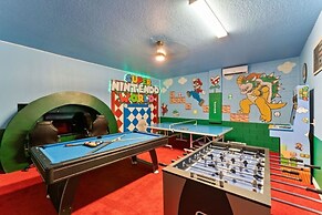 Themed Rooms Free Access To Resort Waterpark! 4 Bedroom Home by RedAwn