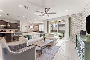 Themed Rooms Free Access To Resort Waterpark! 4 Bedroom Home by RedAwn