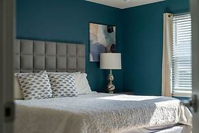 Themed Rooms Free Access To Resort Waterpark! 4 Bedroom Home by RedAwn