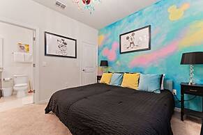 Themed Rooms Free Access To Resort Waterpark! 4 Bedroom Home by RedAwn