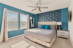 Themed Rooms Free Access To Resort Waterpark! 4 Bedroom Home by RedAwn