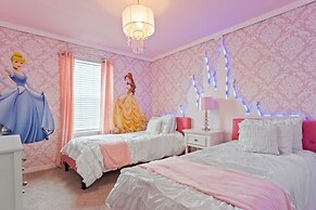 Themed Rooms Free Access To Resort Waterpark! 4 Bedroom Home by RedAwn