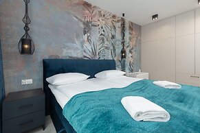 Deep Blue Apartment in Mielno by Renters
