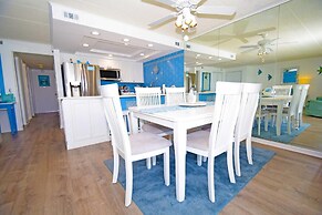 Thunder Island 15a 2 Bedroom Condo by RedAwning