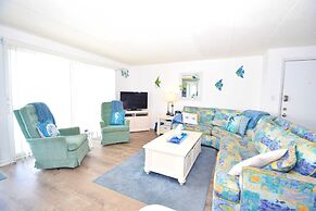 Thunder Island 15a 2 Bedroom Condo by RedAwning