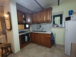 Stunning 3-bed House in Gallinaro, Aircon and Pool