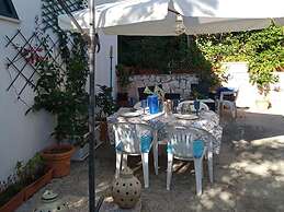 Apartment With Air-con and Pool