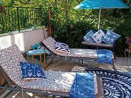 Apartment With Air-con and Pool